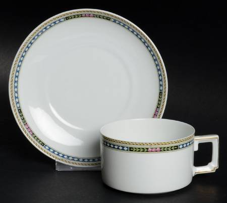 10073 Flat Cup & Saucer Set