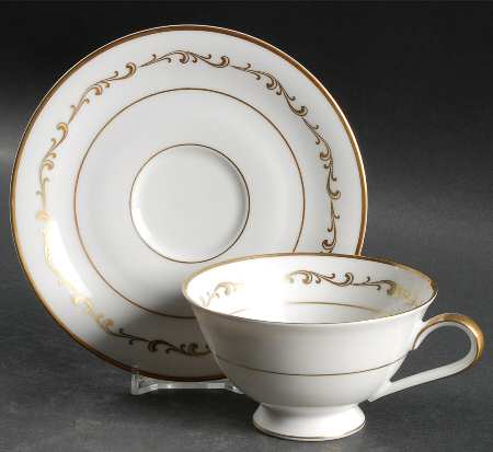 78358 Footed Cup & Saucer Set