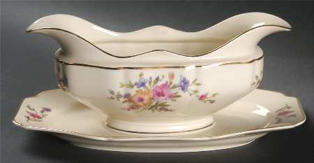HC11 (Cream Background) Gravy Boat with Attached Underplate by Heinrich - H&C