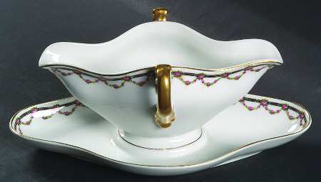 9642 Gravy Boat with Attached Underplate