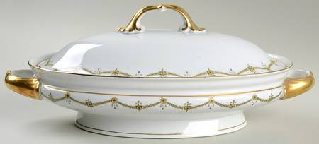 HC168 Oval Covered Vegetable by Heinrich - H&C