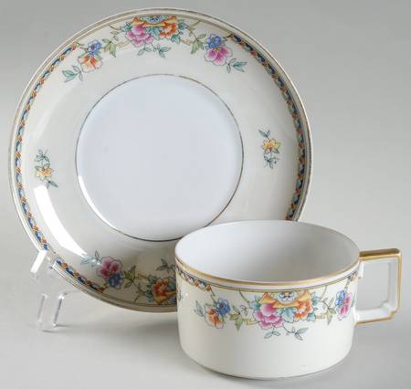 HC172 Flat Cup & Saucer Set