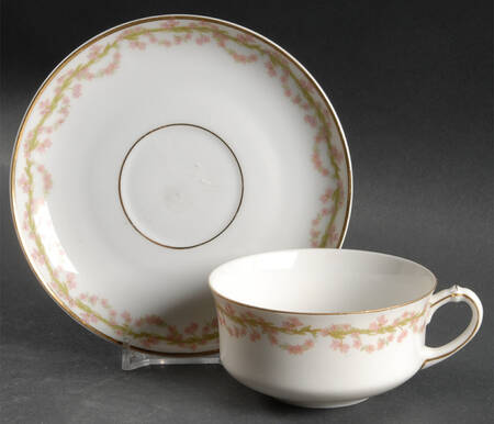 HC176 Flat Cup & Saucer Set