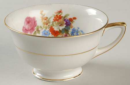 HC181 Footed Cup