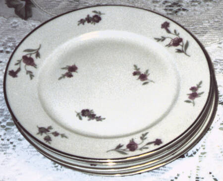 Victoria (Smooth) Dinner Plate