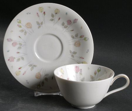 17577 Flat Cup & Saucer Set