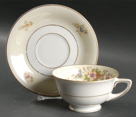 HC206 Footed Cup & Saucer Set