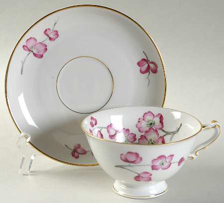 14852 Footed Cup & Saucer Set