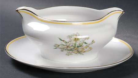 15996 Gravy Boat with Attached Underplate
