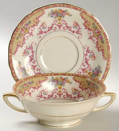 HC22 Footed Cream Soup Bowl & Saucer Set