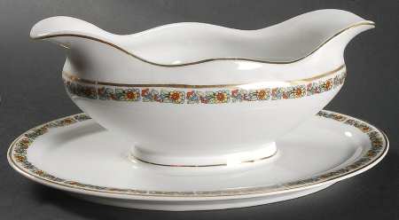 HC240 Gravy Boat with Attached Underplate