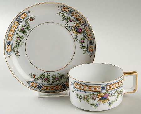 10899 Flat Cup & Saucer Set