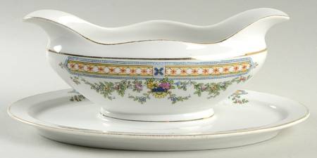 10899 Gravy Boat with Attached Underplate