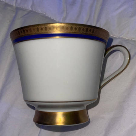 HC265 Footed Cup