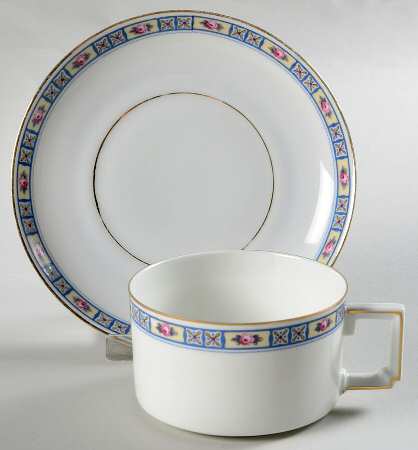 HC28 Flat Cup & Saucer Set