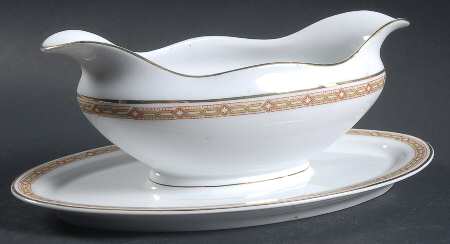 HC285 Gravy Boat with Attached Underplate