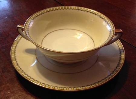 HC287 Footed Cream Soup Bowl & Saucer Set