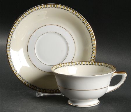 HC287 Footed Cup & Saucer Set