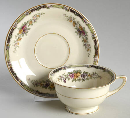 HC30 Footed Cup & Saucer Set