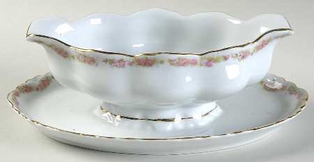 19136 Gravy Boat with Attached Underplate
