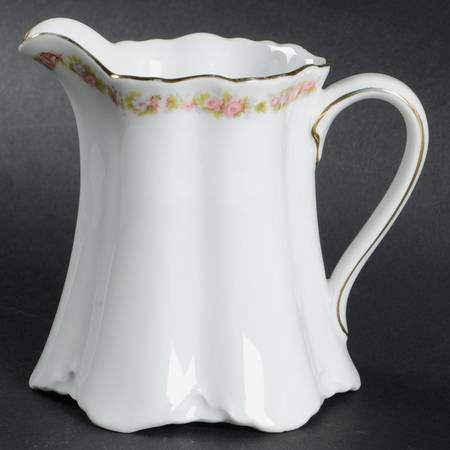 19136 Creamer