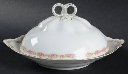 19136 Round Covered Butter