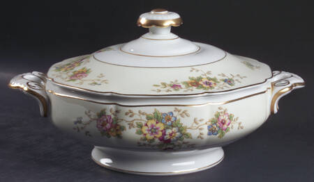 HC314C (CREAM ON WHITE) Round Covered Vegetable