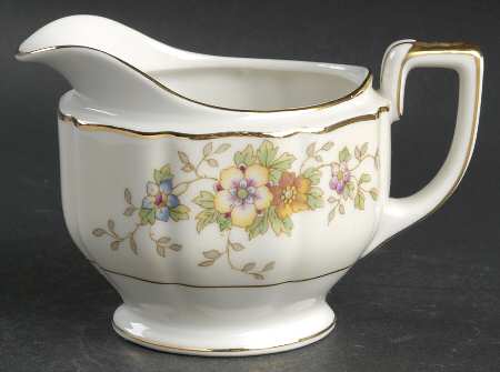 HC314C (CREAM ON WHITE) Creamer