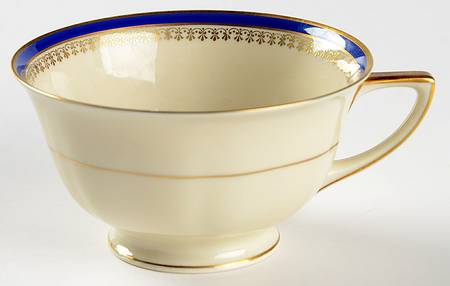 HC32 Footed Cup