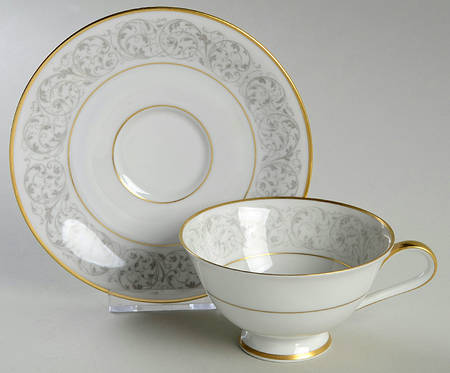 HC329 Footed Cup & Saucer Set