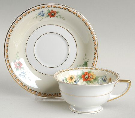 10906 Footed Cup & Saucer Set