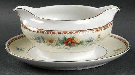 10906 Gravy Boat with Attached Underplate