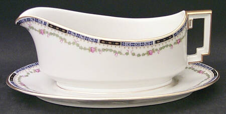 6373 Gravy Boat with Attached Underplate
