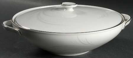 19307 Round Covered Vegetable