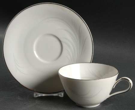19307 Flat Cup & Saucer Set