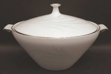 19307 Round Covered Vegetable