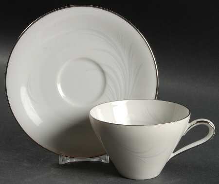 19307 Flat Cup & Saucer Set