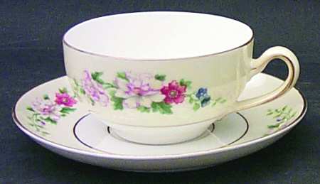HC358 Flat Cup & Saucer Set