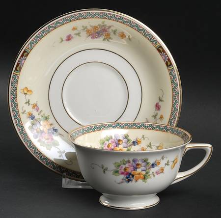 11044 Footed Cup & Saucer Set