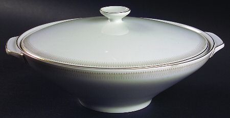HC373 Round Covered Vegetable