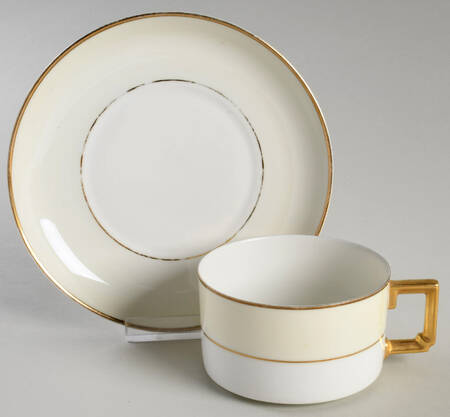 HC407 Flat Cup & Saucer Set