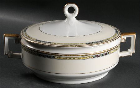 11649 Round Covered Vegetable