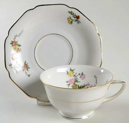 HC414 Footed Cup & Saucer Set