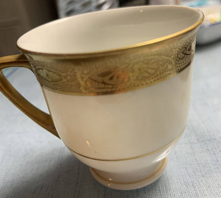 HC454 Footed Cup