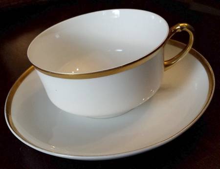 HC463 Flat Cup & Saucer Set