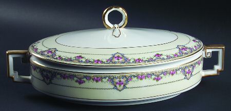 70366 Oval Covered Vegetable