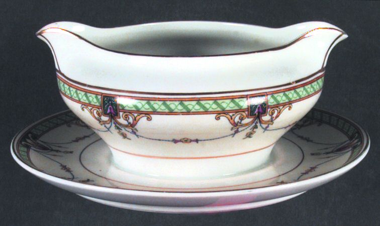 HC496 Gravy Boat with Attached Underplate
