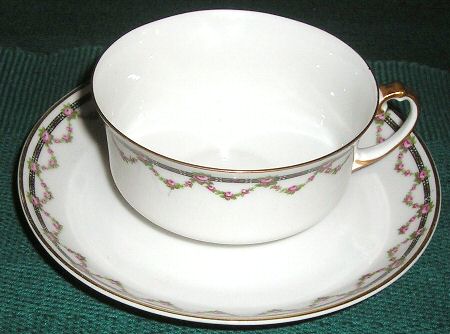 HC57 Flat Cup & Saucer Set