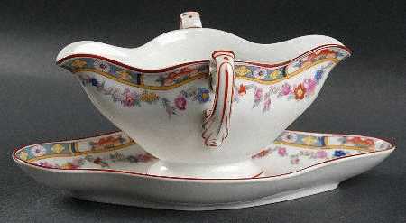 HC7 Gravy Boat with Attached Underplate
