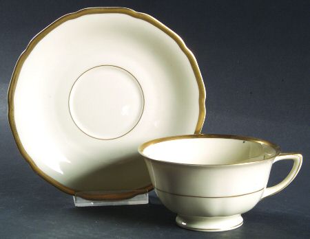 HC73 Footed Cup & Saucer Set